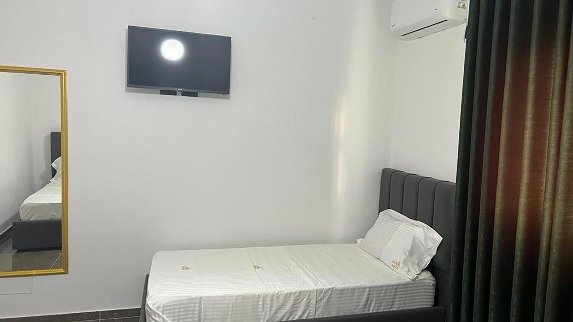 Vila Aaron Durres Exterior photo