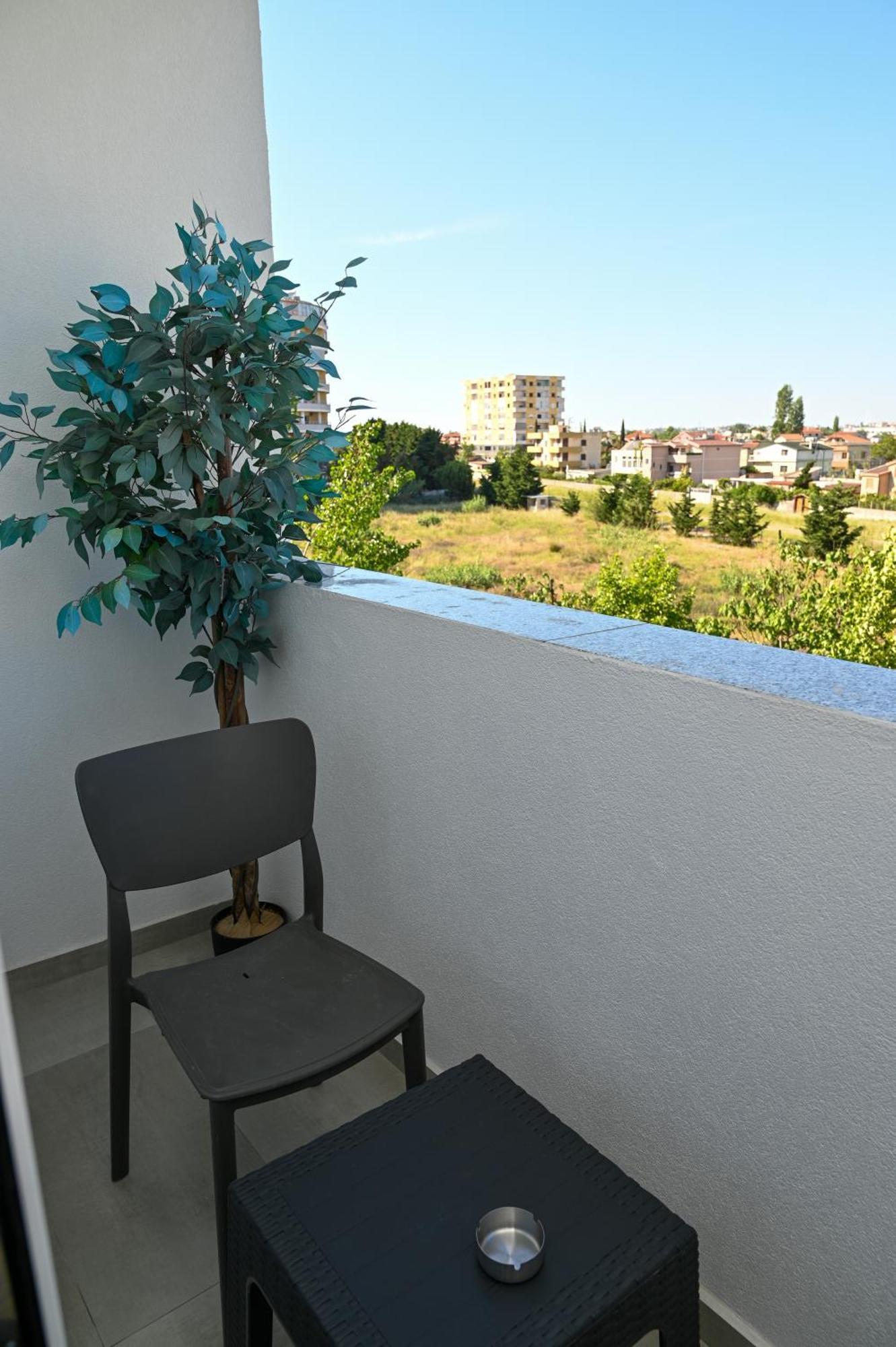 Vila Aaron Durres Exterior photo