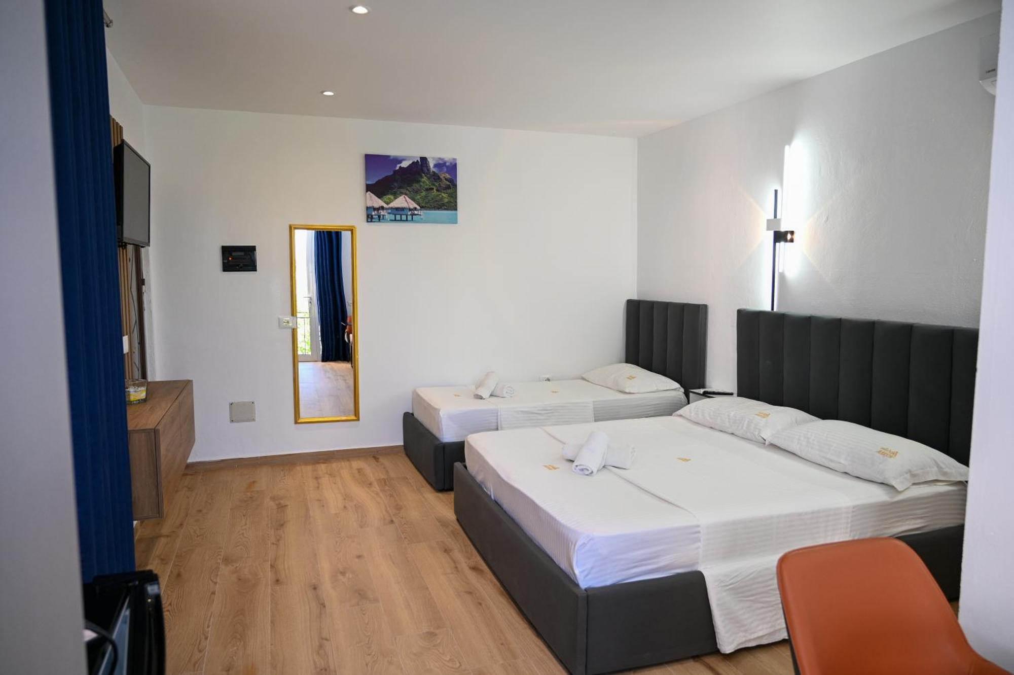 Vila Aaron Durres Exterior photo