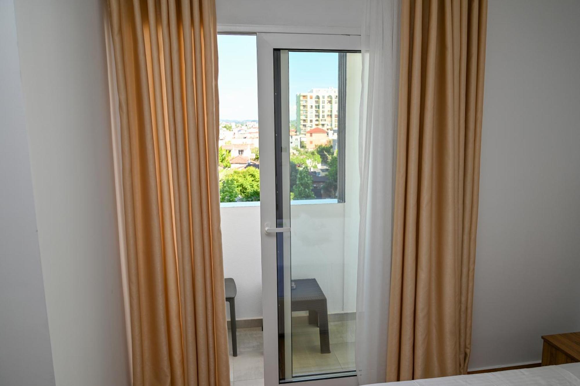Vila Aaron Durres Exterior photo