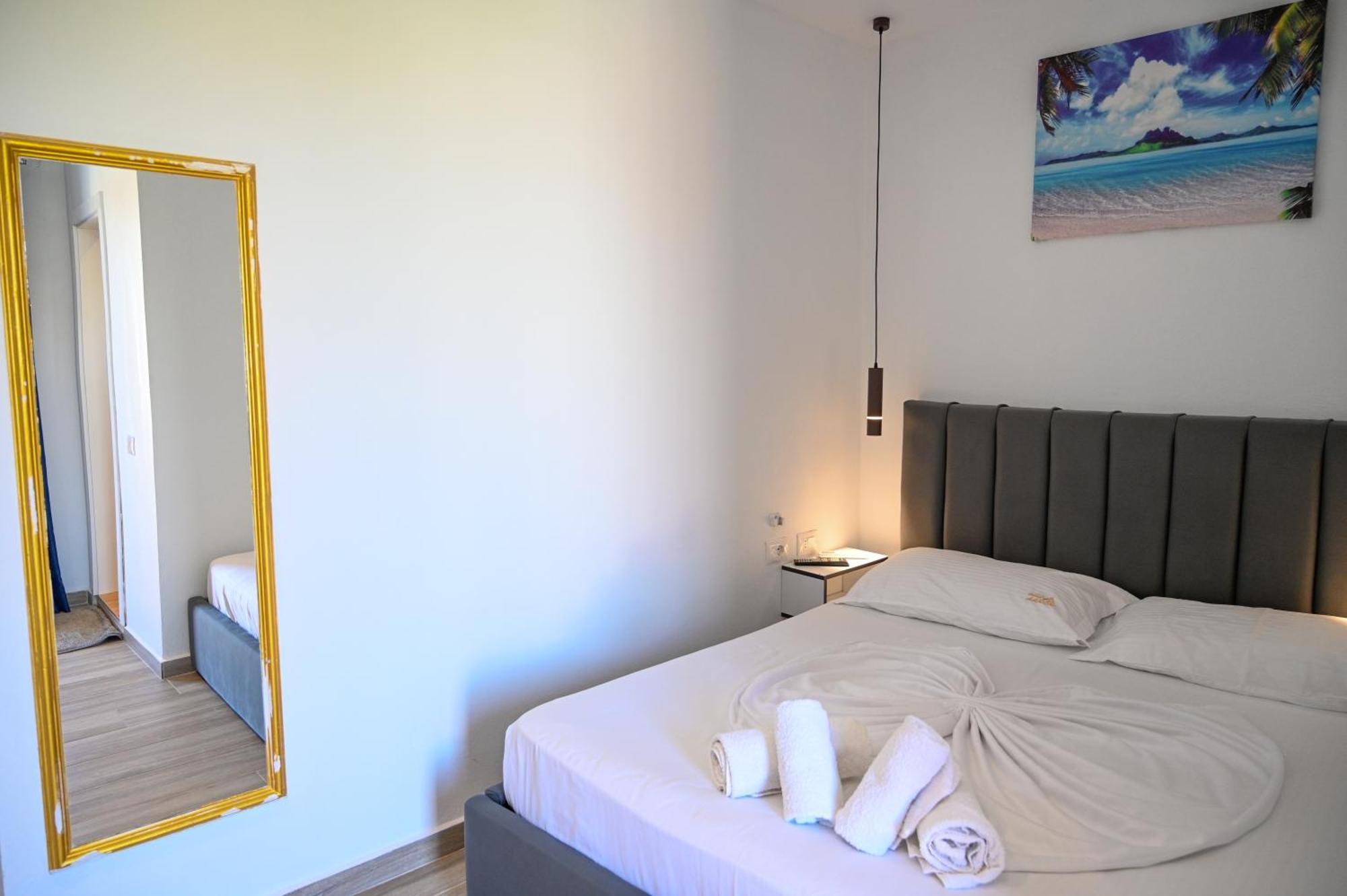 Vila Aaron Durres Exterior photo